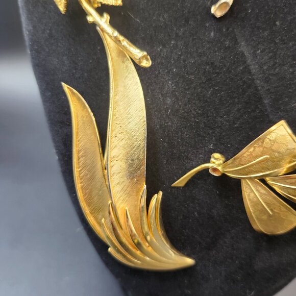 Vintage Floral Brooch Lot (Cora, Angel, Unsigned) - Picture 7 of 8